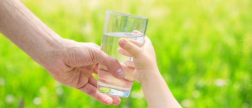 encourage children drinking water